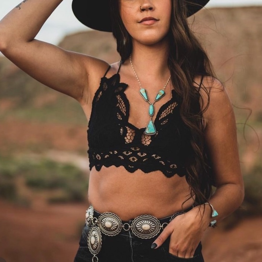 New Strappy Scallop Lace Bralette